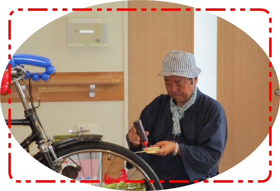 街頭紙芝居芸人　三ッ沢グッチさん